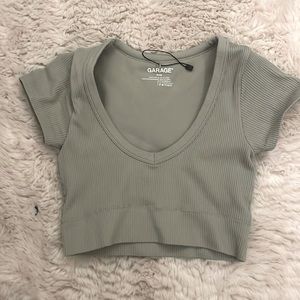 Garage Sonja seamless Plunge Tee